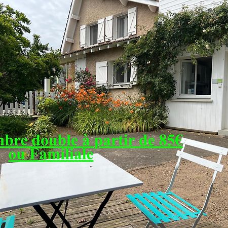 Maison D'Hotes L'Escale Du Loup Blanc Maringes Exteriér fotografie