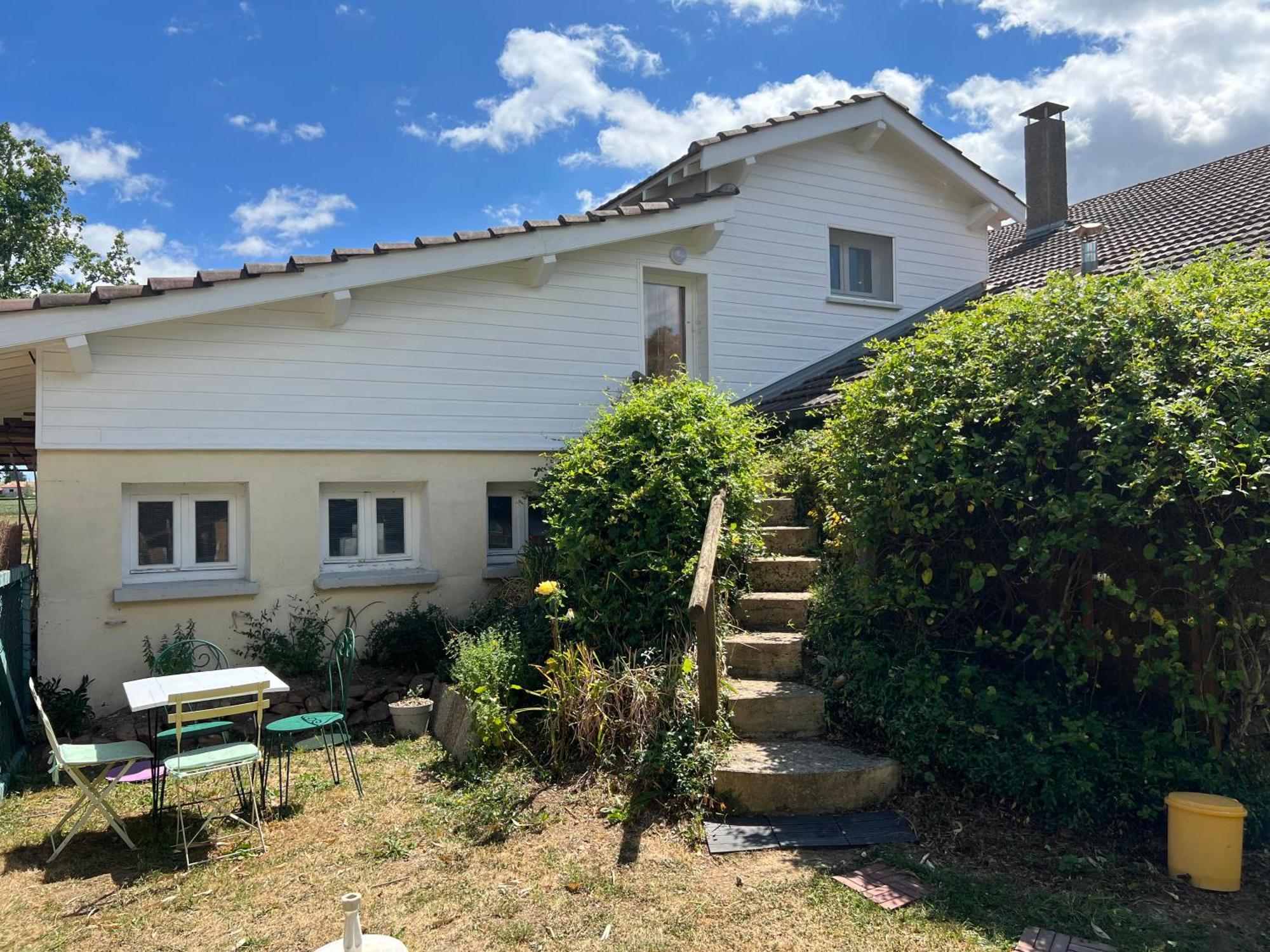 Maison D'Hotes L'Escale Du Loup Blanc Maringes Exteriér fotografie