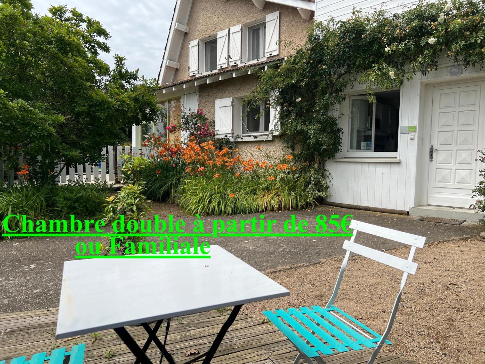 Maison D'Hotes L'Escale Du Loup Blanc Maringes Exteriér fotografie